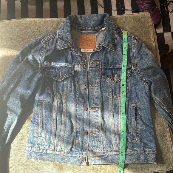 Levi’s Denim Jacket - Picture 3 of 4